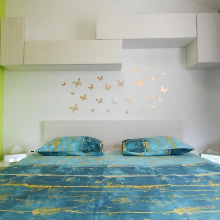 Beautiful Butterfly With Free Parking * Pula
