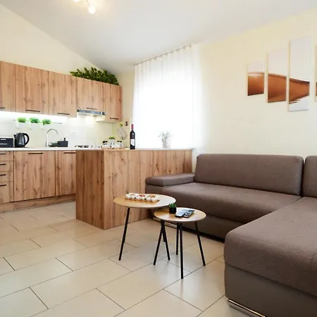 Beautiful Butterfly With Free Parking Apartment Pula